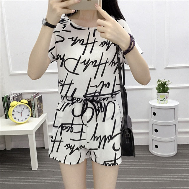 Chiffon letter print short-sleeved shorts casual two-piece 2019 new summer T-shirt suit fashion elegant women's clothing